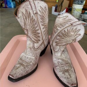 Ariat White Crackle Leather Western Lace-Up Boots with Brown Stitching